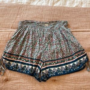 Floral flowy shorts
